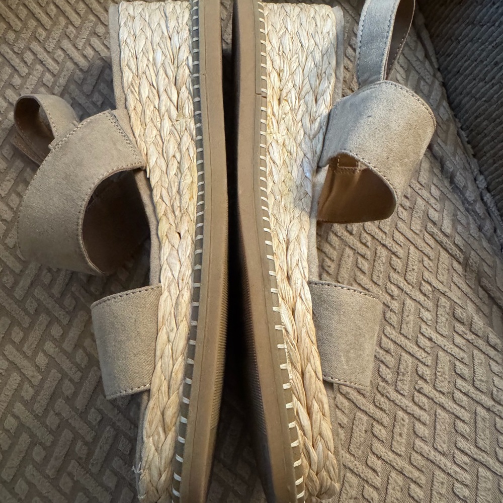 Universal Thread Tan Platform Sandals - image 3